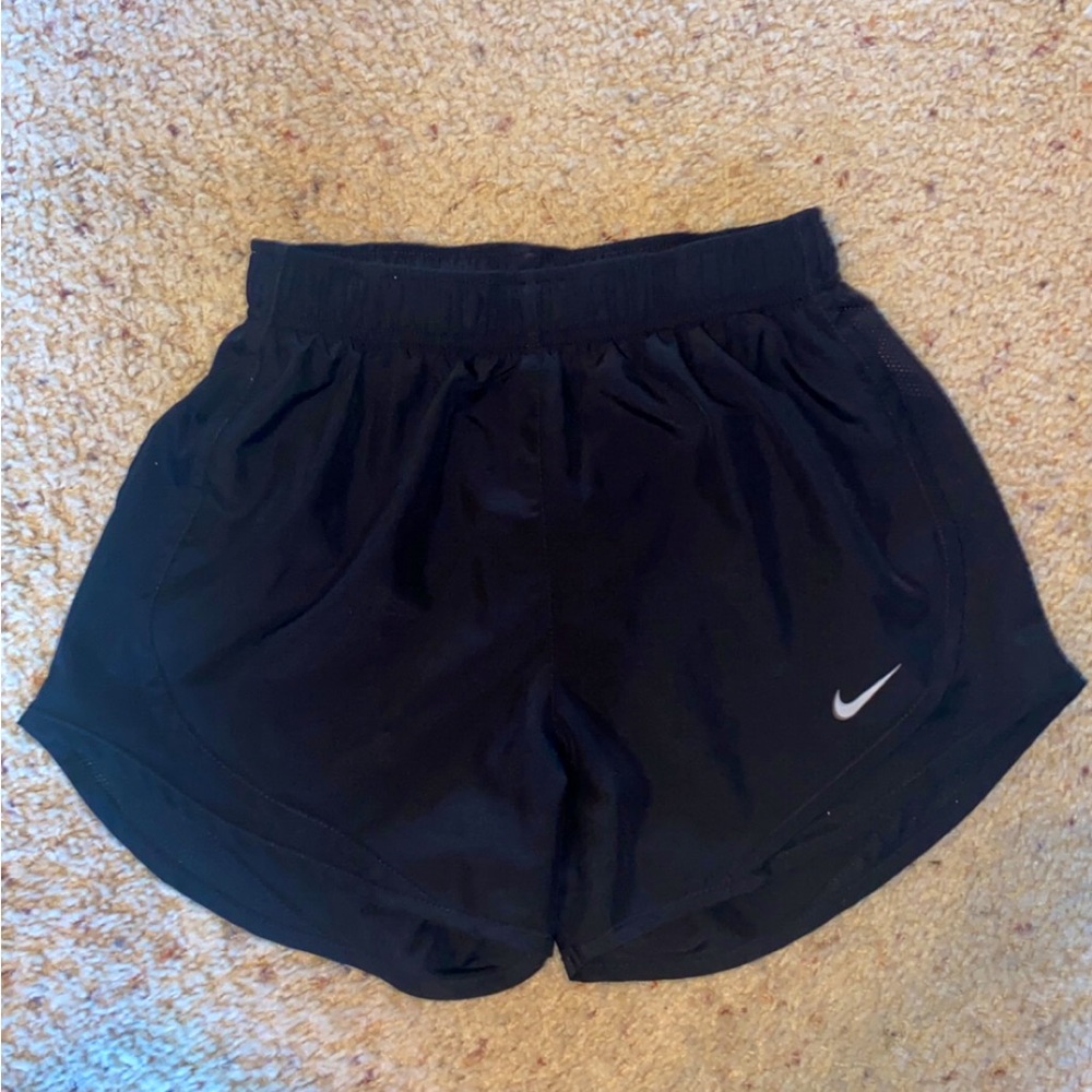 Black Nike shorts, very good condition. Love these just can’t fit anymore!